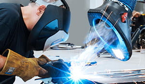 Conheça soluções eficientes para controlar e reduzir as emissões na indústria metalúrgica | Saiba mais | Nederman